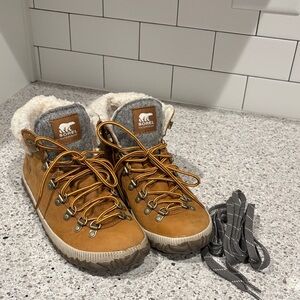 Sorel Women’s Brown Boots with Faux Fur Trim